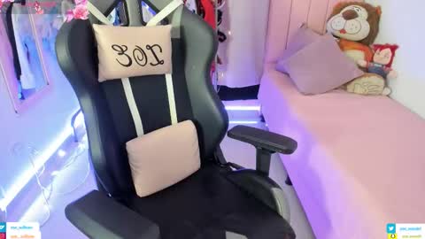 zoe_sullivan_ online show from February 12, 2026, 9:15 am