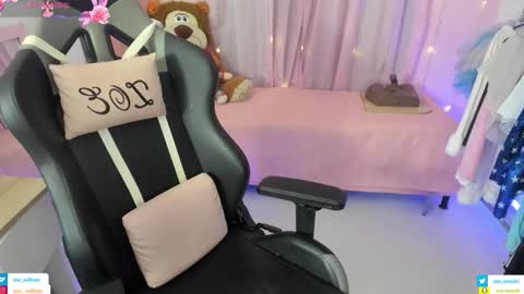 zoe_sullivan_ online show from March 1, 2026, 9:11 am