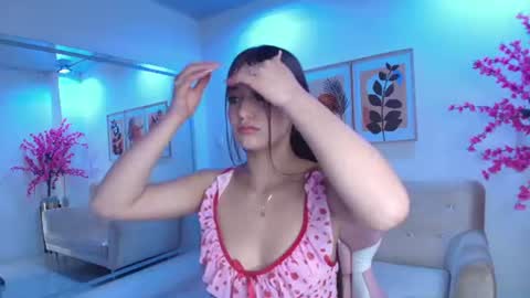Snapshot of zoe_swan chatting on July 25, 2026, 7:44 pm Zoe online show from July 25, 2026, 7:44 pm