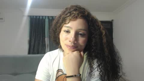 Snapshot of zoe_tai chatting on February 11, 2026, 1:10 am zoe tai online show from February 11, 2026, 1:10 am