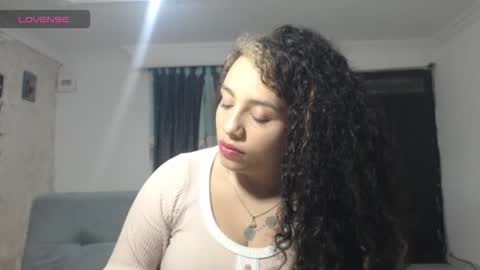 Snapshot of zoe_tai chatting on February 12, 2026, 4:40 am zoe tai online show from February 12, 2026, 4:40 am