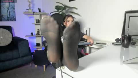 Zoe online show from May 1, 2026, 4:28 am