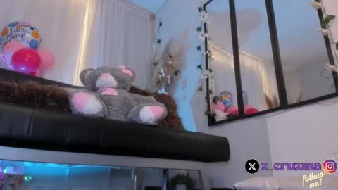 Snapshot of zoee_cruz chatting on March 5, 2025, 3:18 pm Camila online show from March 5, 2025, 3:18 pm