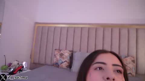 Snapshot of zoee_cruz chatting on July 23, 2026, 12:03 pm Camila online show from July 23, 2026, 12:03 pm