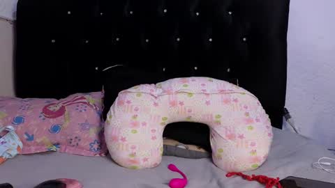 Snapshot of zoee_jhonnyy chatting on October 11, 2025, 2:44 am zoee jhonnyy online show from October 11, 2025, 2:44 am