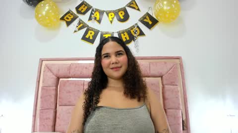 Snapshot of zoee_lov chatting on December 21, 2024, 7:03 am zoee online show from December 21, 2024, 7:03 am