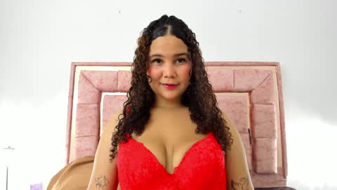 Snapshot of zoee_lov chatting on January 15, 2025, 3:00 am zoee online show from January 15, 2025, 3:00 am