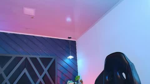 Zoe 3 online show from April 25, 2026, 5:54 pm