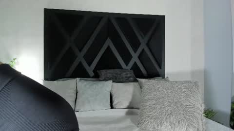 Zoe 3 online show from June 12, 2026, 5:34 pm