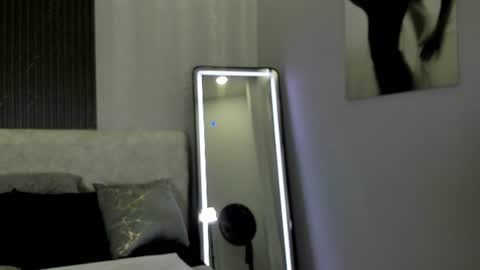 Zoe 3 online show from June 30, 2026, 11:33 am