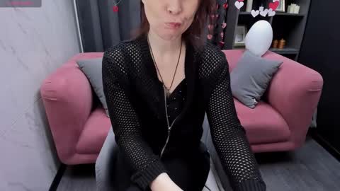 Snapshot of zoeeast chatting on February 13, 2025, 3:24 pm Zoe online show from February 13, 2025, 3:24 pm