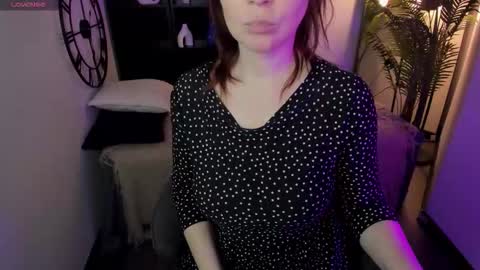 Snapshot of zoeeast chatting on November 20, 2025, 1:22 pm Zoe online show from November 20, 2025, 1:22 pm