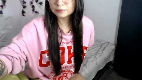Snapshot of zoeeeth__ chatting on August 1, 2026, 3:06 am Zoe online show from August 1, 2026, 3:06 am