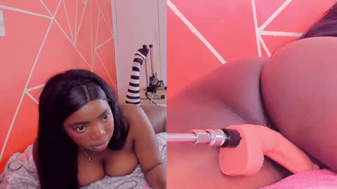 Snapshot of zoeethompson_cm chatting on December 31, 2024, 12:36 pm online show from December 31, 2024, 12:36 pm