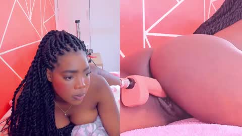 Snapshot of zoeethompson_cm chatting on February 15, 2025, 6:55 pm online show from February 15, 2025, 6:55 pm