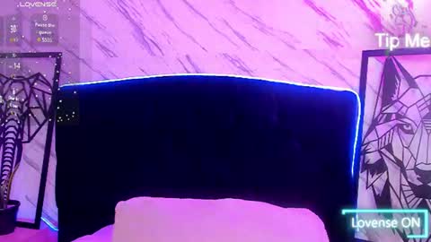 Laura  online show from June 17, 2026, 4:37 am