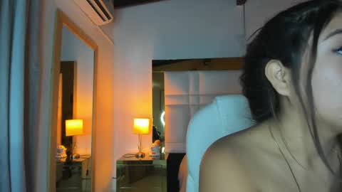 zoei_moon online show from April 22, 2026, 6:53 pm