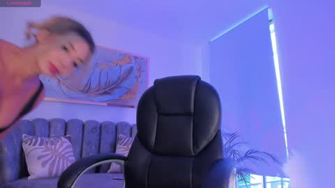 Snapshot of zoepresley chatting on February 4, 2025, 9:20 pm Zoe Presley online show from February 4, 2025, 9:20 pm