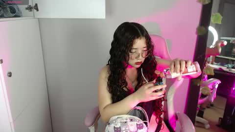 Snapshot of zoesinclair chatting on November 29, 2025, 6:55 pm Zoe online show from November 29, 2025, 6:55 pm