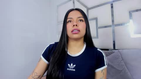 ZoeSwam online show from September 16, 2025, 11:33 am