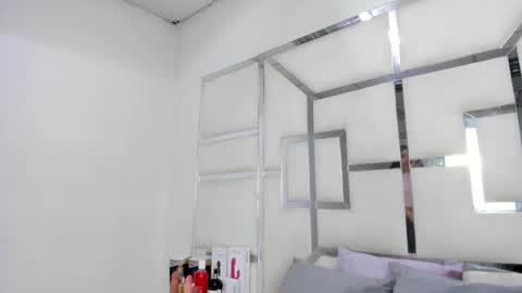 ZoeSwam online show from April 29, 2026, 1:48 pm