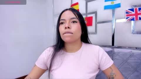 ZoeSwam online show from June 19, 2026, 12:53 pm