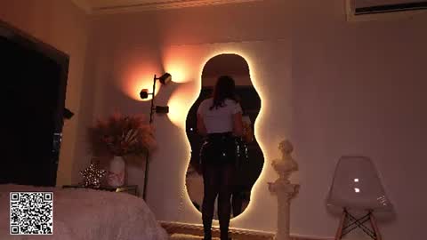 zoevidal_ online show from June 27, 2026, 11:59 am