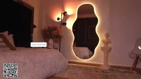 zoevidal_ online show from July 1, 2026, 11:56 am