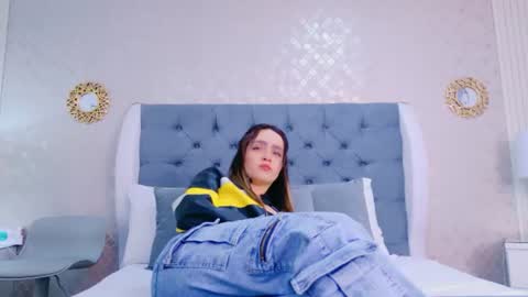 Snapshot of zoewilliis chatting on June 13, 2026, 11:08 am ZoeWilliis online show from June 13, 2026, 11:08 am