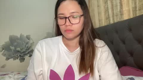 zoey_foryou online show from April 30, 2026, 12:22 pm
