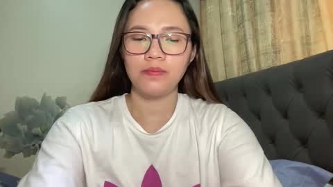 zoey_foryou online show from May 2, 2026, 2:27 am