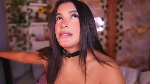 zoey fox  online show from May 5, 2026, 12:07 am