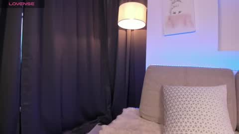 Zoey  online show from July 30, 2026, 12:04 pm