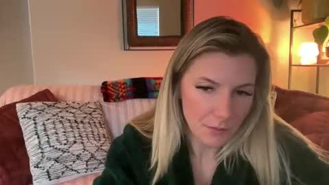 Snapshot of zoeydanner chatting on January 8, 2026, 8:00 pm Zoeydanner online show from January 8, 2026, 8:00 pm