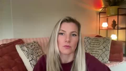Snapshot of zoeydanner chatting on February 18, 2026, 9:44 pm Zoeydanner online show from February 18, 2026, 9:44 pm