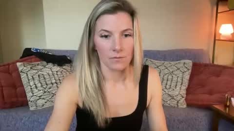 Snapshot of zoeydanner chatting on March 12, 2026, 7:53 pm Zoeydanner online show from March 12, 2026, 7:53 pm