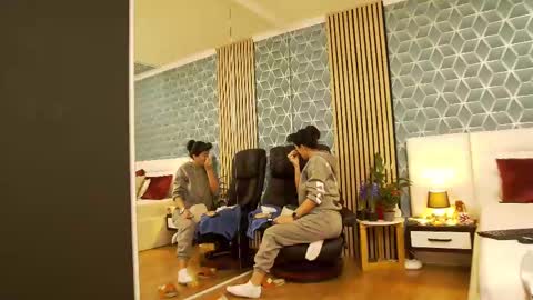 Snapshot of zoeylarkens chatting on February 28, 2025, 4:20 pm Zoey online show from February 28, 2025, 4:20 pm