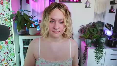 Snapshot of zoeyryan chatting on July 13, 2026, 4:32 pm Zoey Ryan online show from July 13, 2026, 4:32 pm