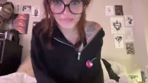 zoeyyb666 online show from April 29, 2026, 7:45 am