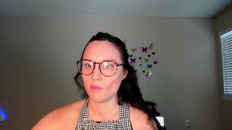 Snapshot of zoiebutterfly chatting on September 12, 2025, 10:21 pm Zoie online show from September 12, 2025, 10:21 pm