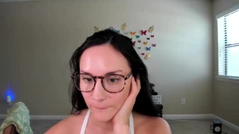 Snapshot of zoiebutterfly chatting on September 13, 2025, 10:31 pm Zoie online show from September 13, 2025, 10:31 pm