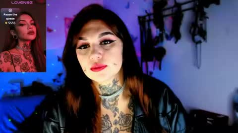 Zoee  online show from June 14, 2026, 3:41 am
