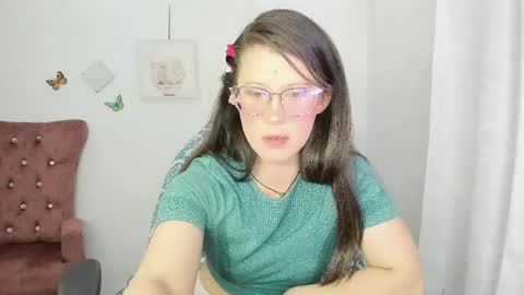 Snapshot of zooeybelair chatting on May 26, 2026, 5:58 am Alicie online show from May 26, 2026, 5:58 am