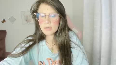 Snapshot of zooeybelair chatting on June 11, 2026, 4:54 am Alicie online show from June 11, 2026, 4:54 am