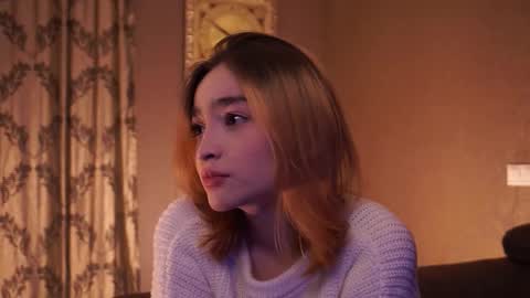 Elly online show from December 22, 2025, 4:26 pm