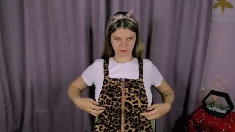 Snapshot of zorianaa_ chatting on July 12, 2026, 8:33 pm Zoriana online show from July 12, 2026, 8:33 pm