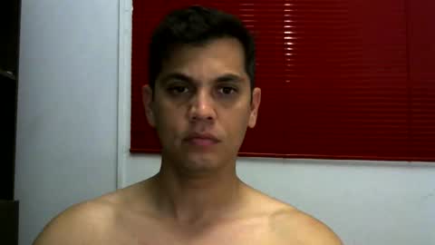 Snapshot of zoro_00 chatting on November 12, 2025, 12:33 am zoro_00 online show from November 12, 2025, 12:33 am