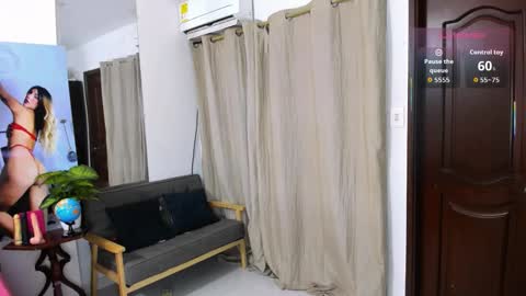 zou_quira online show from February 7, 2026, 12:25 am