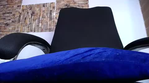 Snapshot of zousxxx chatting on February 4, 2026, 6:36 pm zousxxx online show from February 4, 2026, 6:36 pm