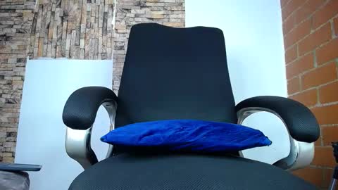 Snapshot of zousxxx chatting on February 7, 2026, 11:30 pm zousxxx online show from February 7, 2026, 11:30 pm